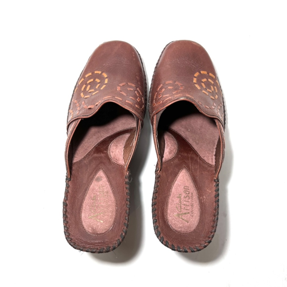 Clarks Artisan Brown Leather Stitched Swirl Wedge Mules Clogs - Picture 6 of 10